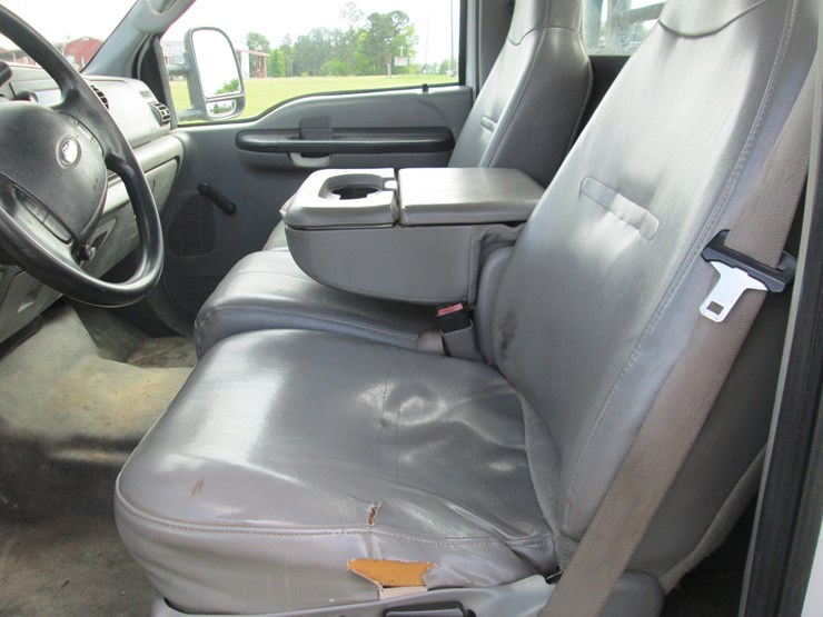 2006-ford-f350-image-27