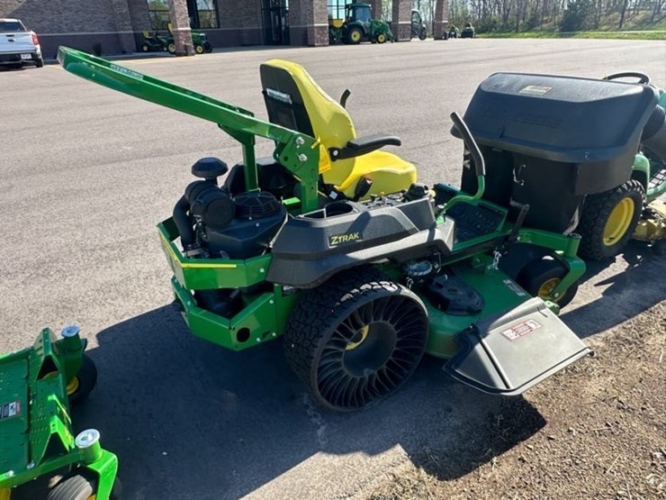 2023-john-deere-z740r-image-3
