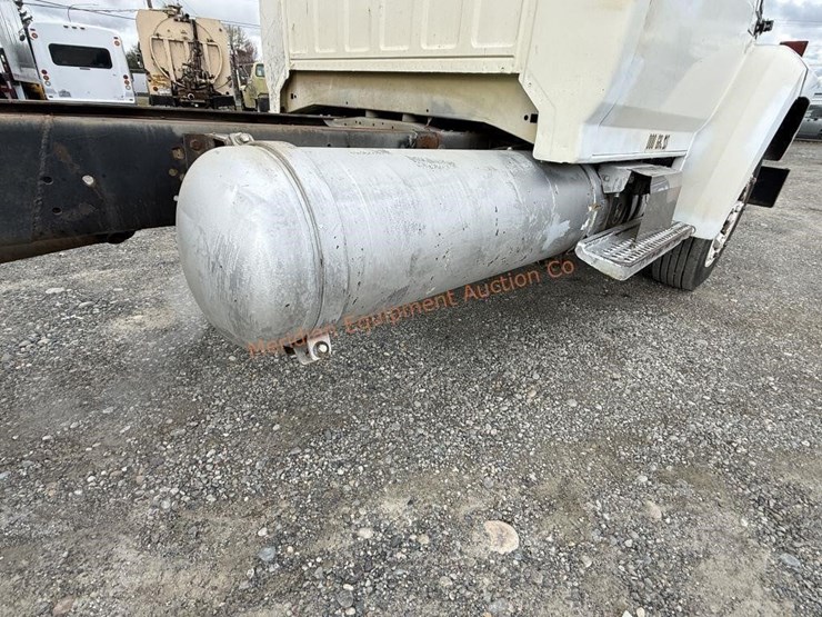 1985-ford-f600-image-35