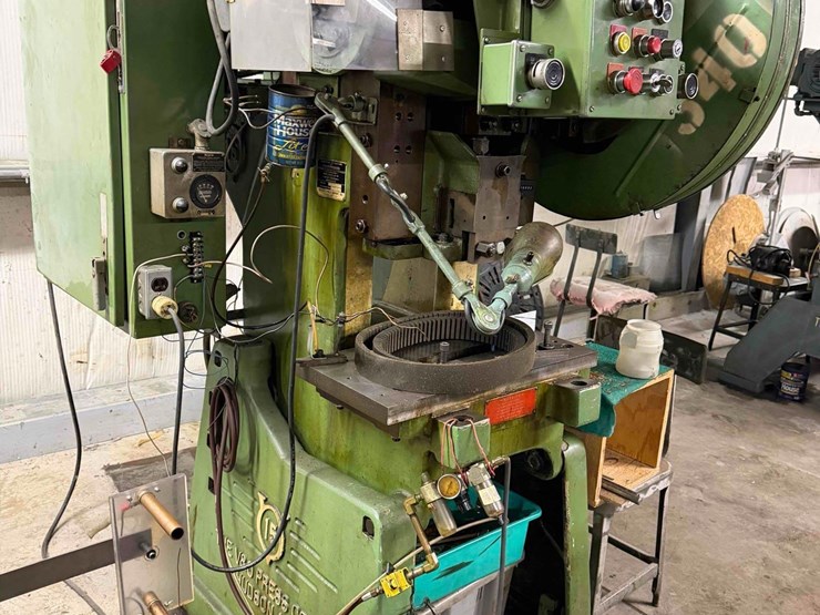 v&o-15-ton-vertical-press-image-2
