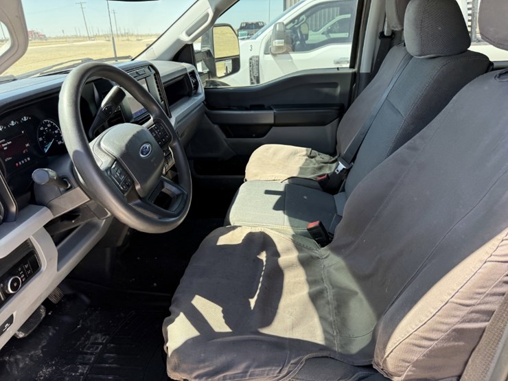 2023-ford-f250-image-10