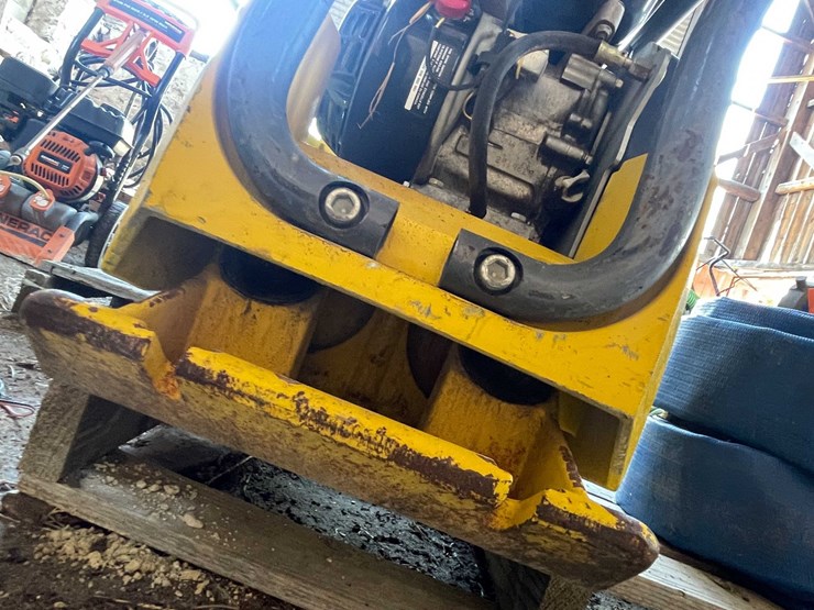#7411-•-wacker-neuson-plate-compactor-image-14