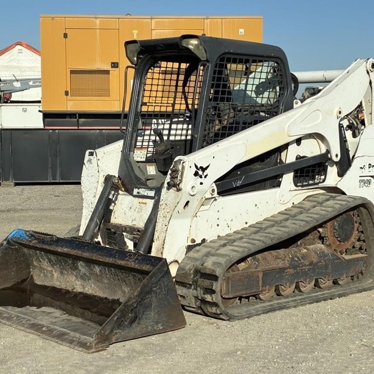 2018 BOBCAT T740