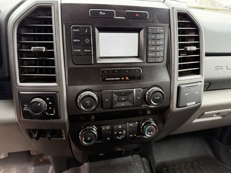 2019-ford-f250-image-16