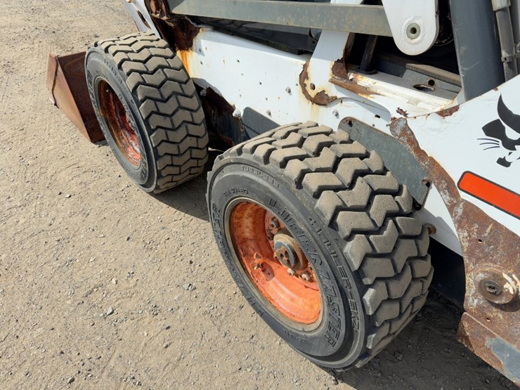 2015-bobcat-s650-image-14