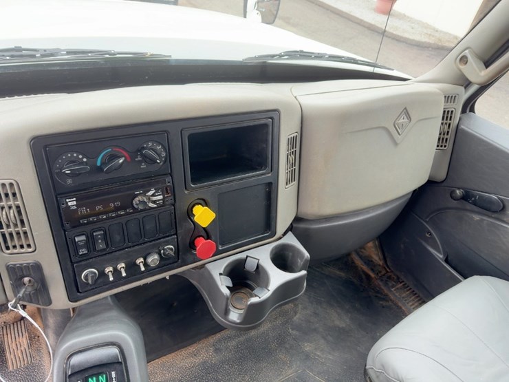 2016-international-7400-image-27