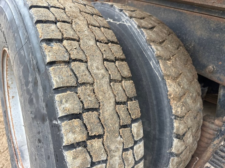 1983-mack-dm686s-image-41