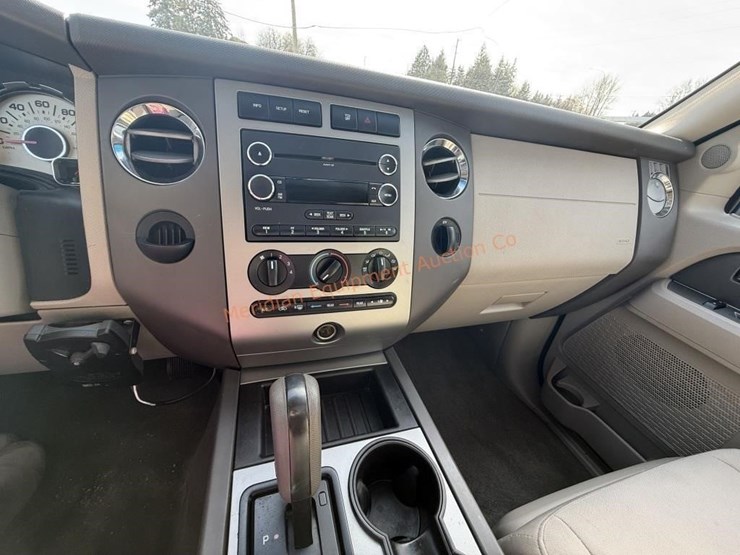 2013-ford-expedition-xlt-image-33