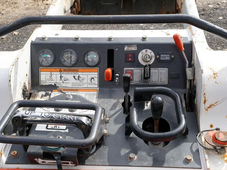 2014-bobcat-mt55-image-36