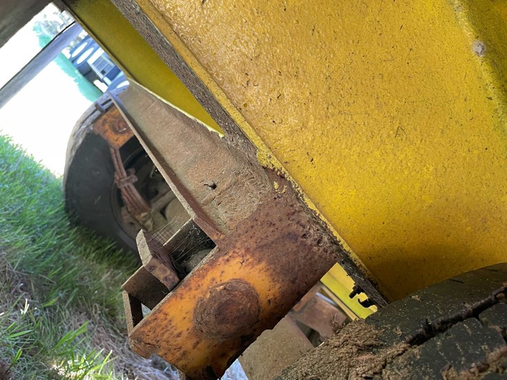 #7155-•-dexter-axle-utility-trailer-(no-title)-image-24
