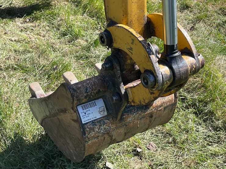 #7149-•-caterpillar-300.9v-mini-excavator-image-29