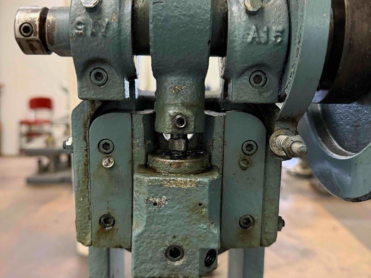 berg-mechanical-press-image-4