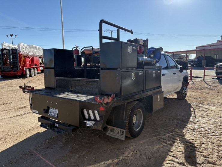 2024-chevrolet-silverado-3500hd-image-5