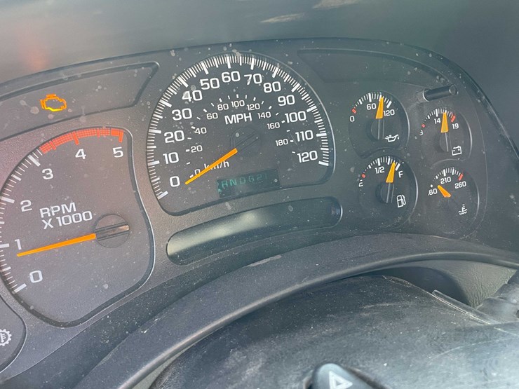#7046-•-2005-chevrolet-duramax-(has-wi-title)-image-64