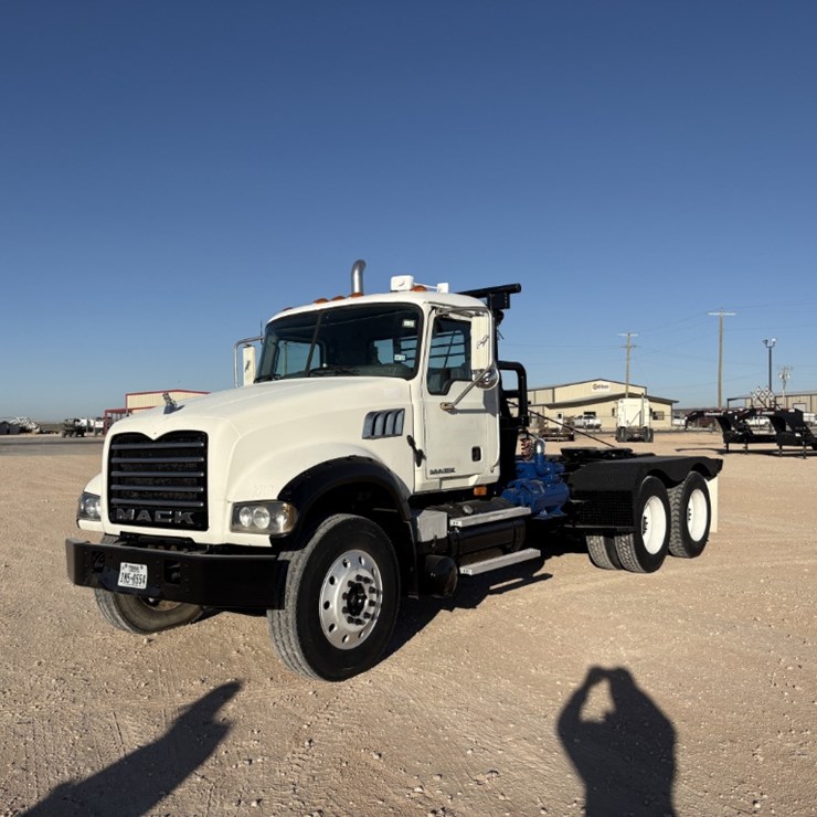 2009 MACK GRANITE GU713
