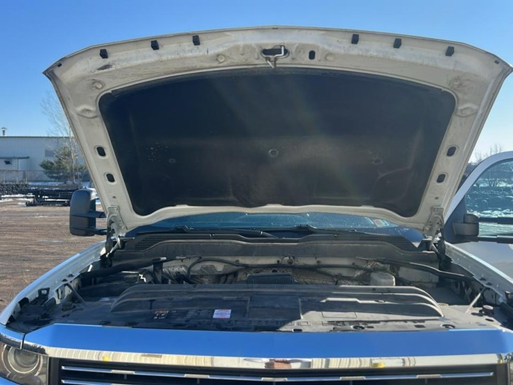 2017-chevrolet-silverado-3500hd-image-44