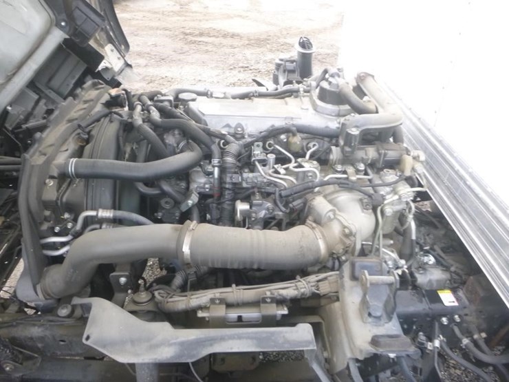 2023-isuzu-nrr-image-18