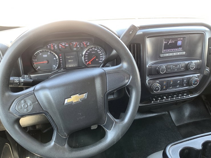 2022-chevrolet-silverado-6500hd-image-10