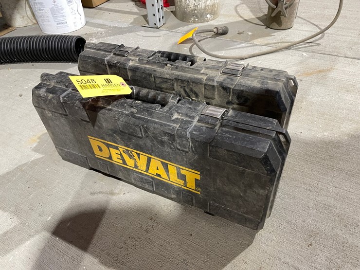 #5048-•-(2)-dewalt-reciprocating-saws-image-1
