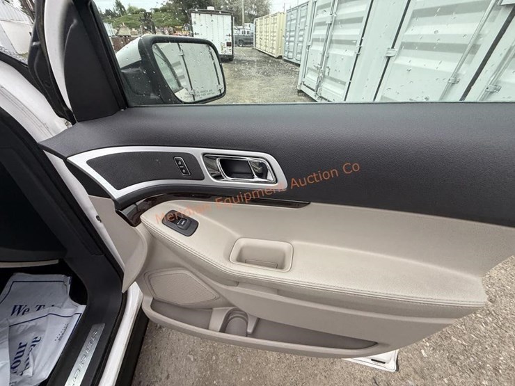 ford-explorer-limited-image-46