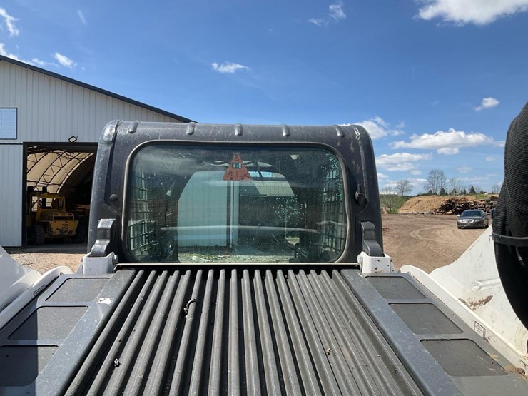 2021-bobcat-t870-image-48