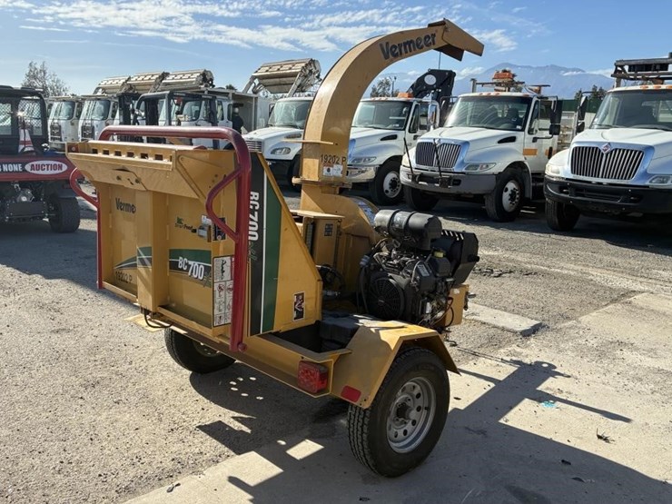 2015-vermeer-bc700xl-image-3