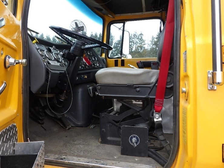1995-ford-l9000-image-44
