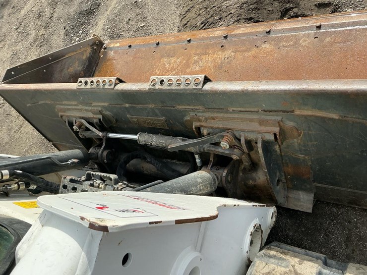 2024-bobcat-t770-image-34