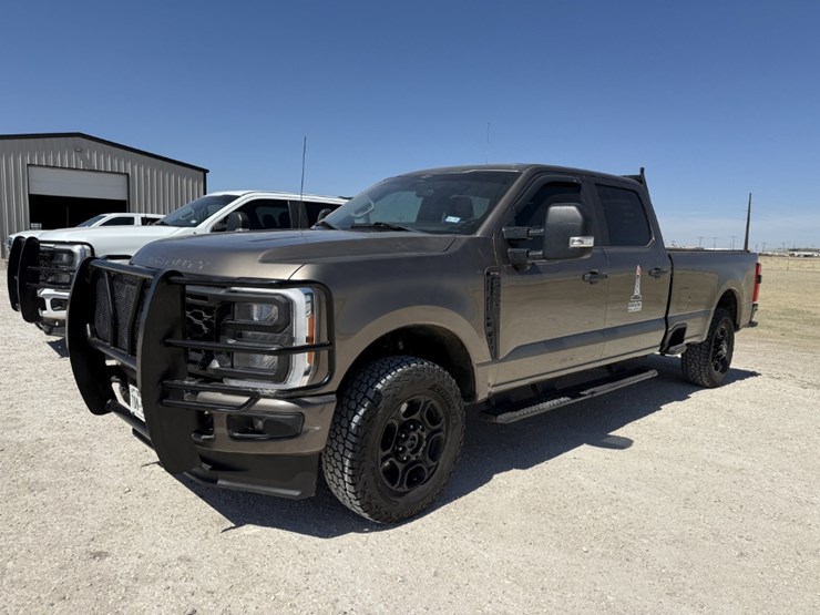 2023-ford-f250-image-1