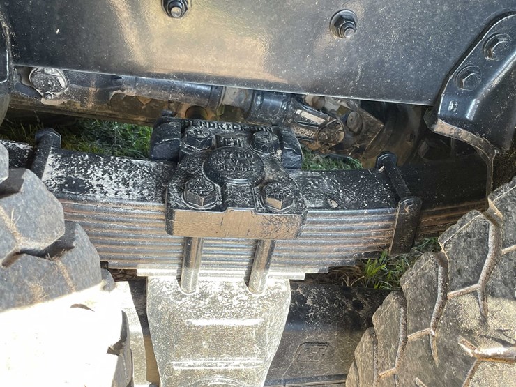 2020-freightliner-m2-106-image-26