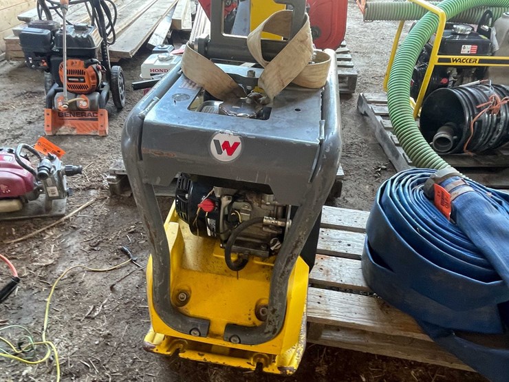 #7411-•-wacker-neuson-plate-compactor-image-3