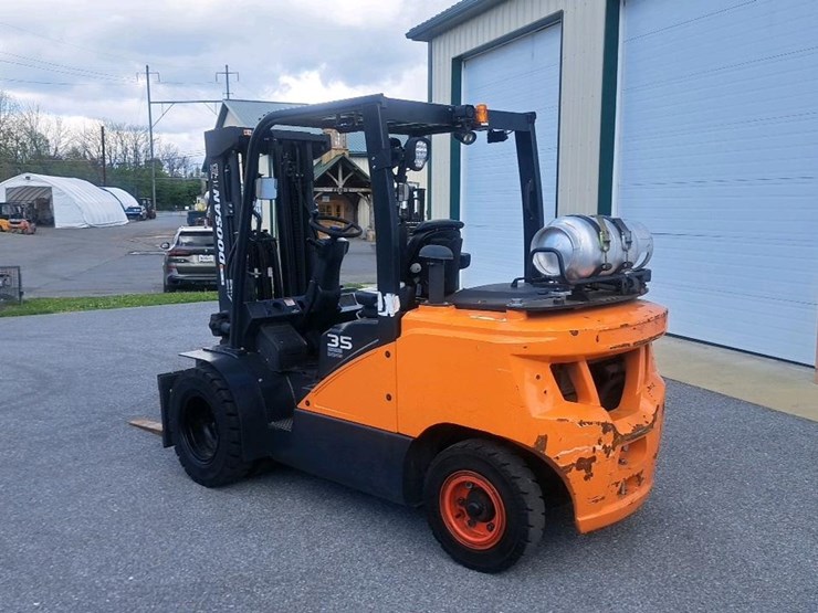 #110-•-2022-doosan-g35s-7-forklift-image-3