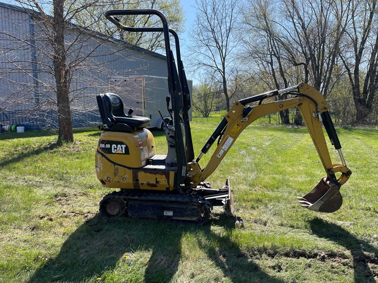 #7149-•-caterpillar-300.9v-mini-excavator-image-4