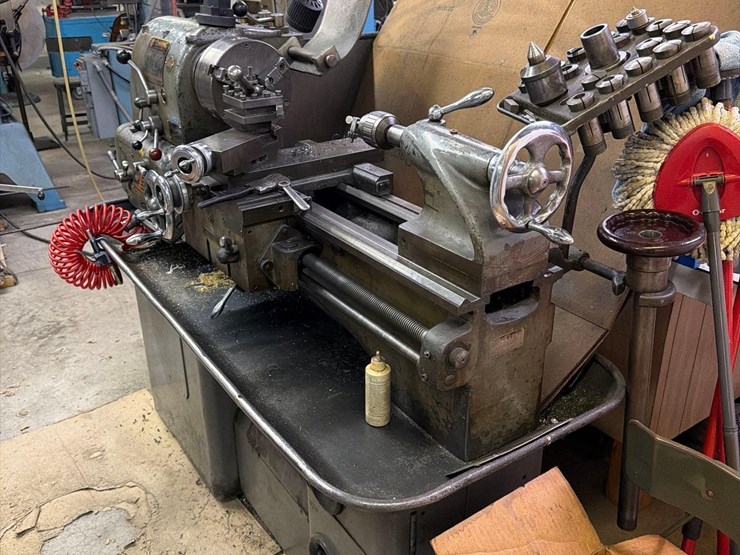 clausing-c-13-13"x24"-engine-lathe-w/-box-of-new-collets-image-2
