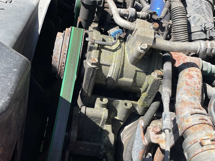 #7046-•-2005-chevrolet-duramax-(has-wi-title)-image-74