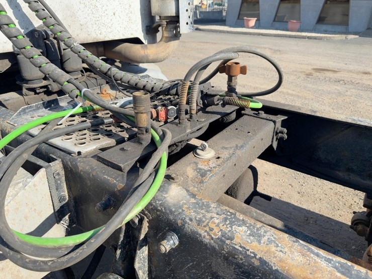 2007-peterbilt-378-image-22