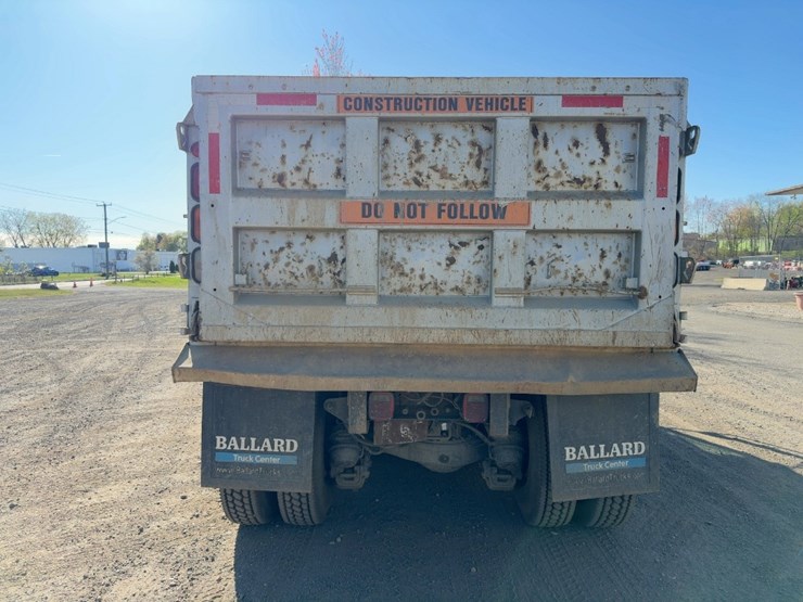 2010-mack-granite-gu713-image-4