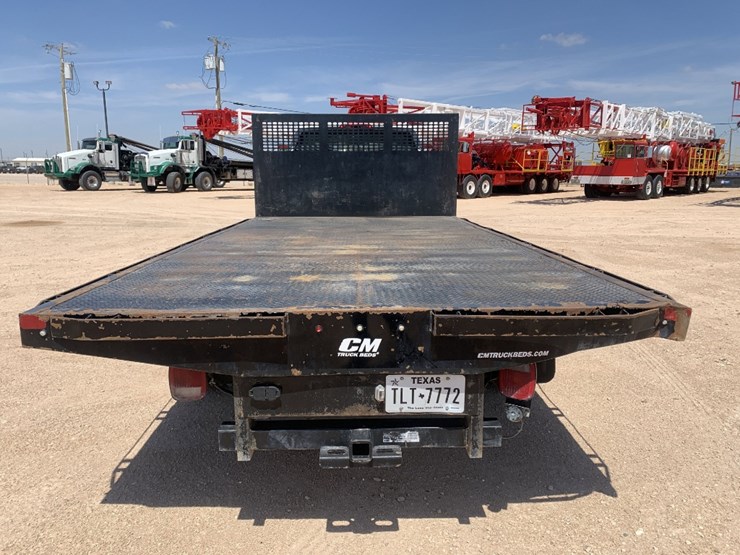 2022-chevrolet-silverado-6500hd-image-3