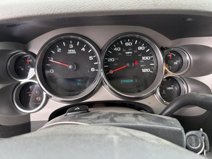 2012-gmc-sierra-2500-image-15