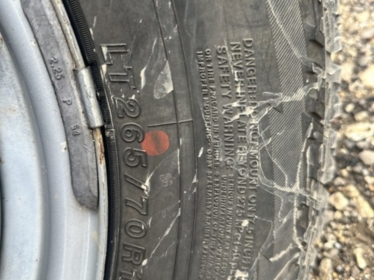 2013-chevrolet-3500hd-image-14