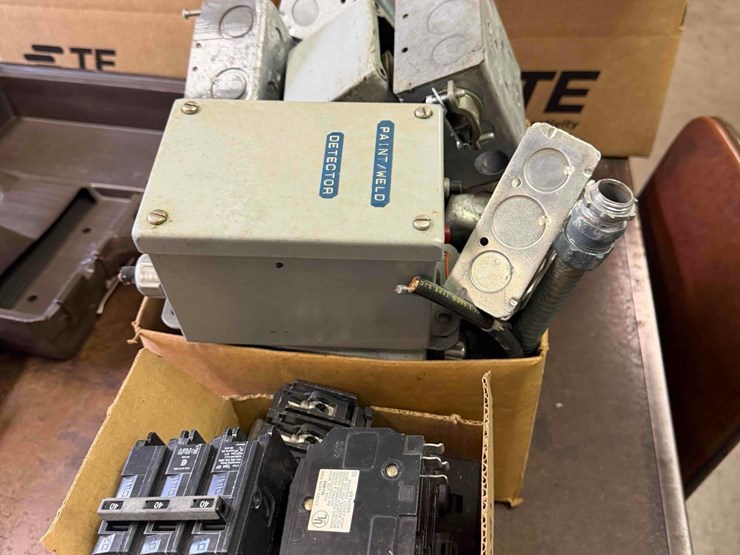 misc.-electricity-boxes-and-breakers-image-4