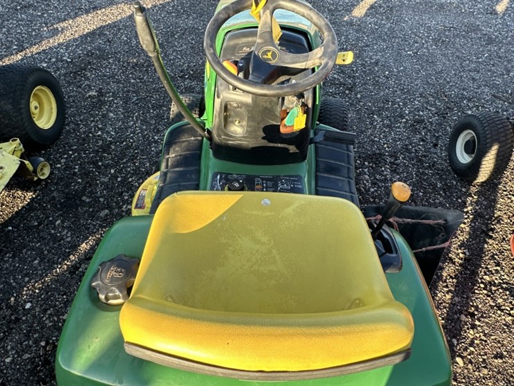 john-deere-lt133-image-8