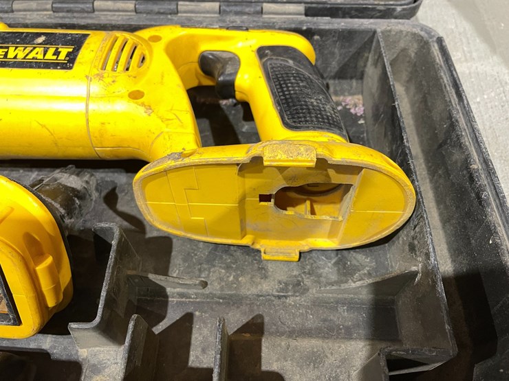 #5048-•-(2)-dewalt-reciprocating-saws-image-10