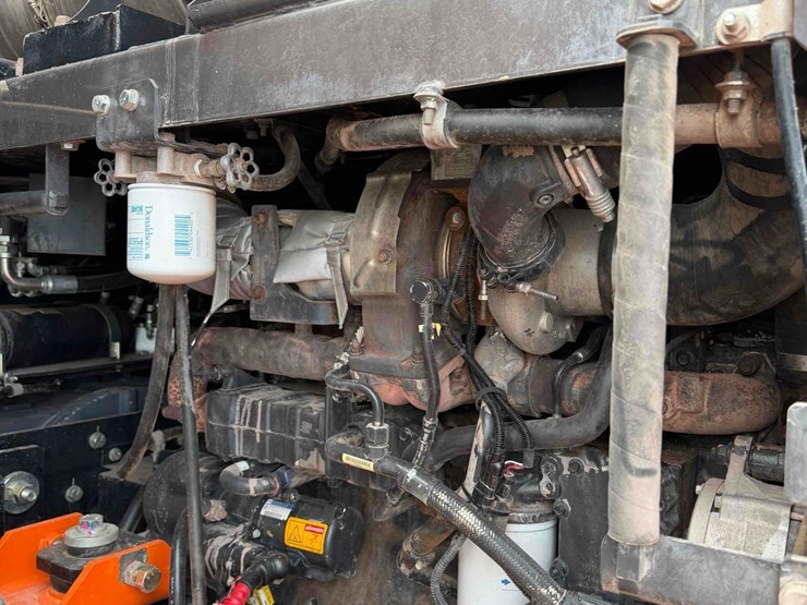 2019-hitachi-zw310-6-image-21