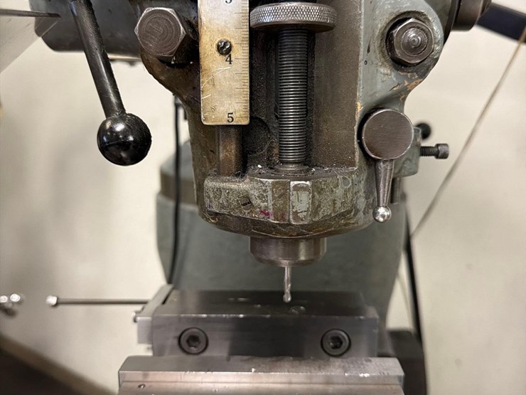 bridgeport-j-head-vertical-milling-machine-image-8