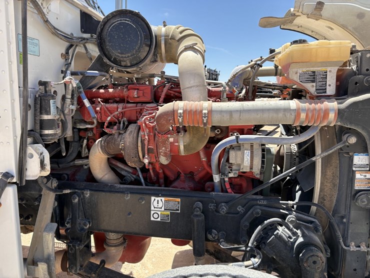 2013-peterbilt-367-image-11