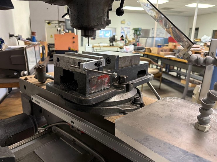 bridgeport-j-head-vertical-milling-machine-image-14