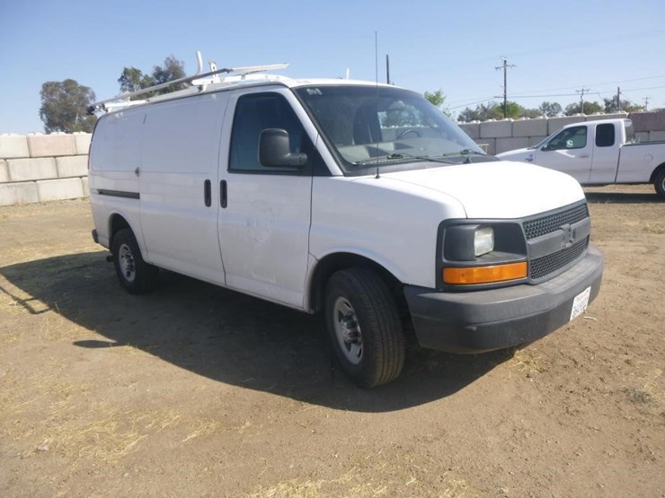 2016-chevrolet-2500-image-2