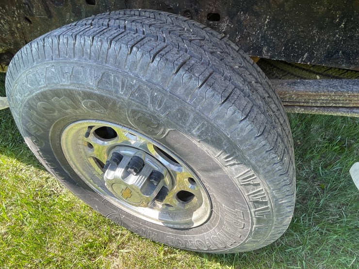 #7046-•-2005-chevrolet-duramax-(has-wi-title)-image-42