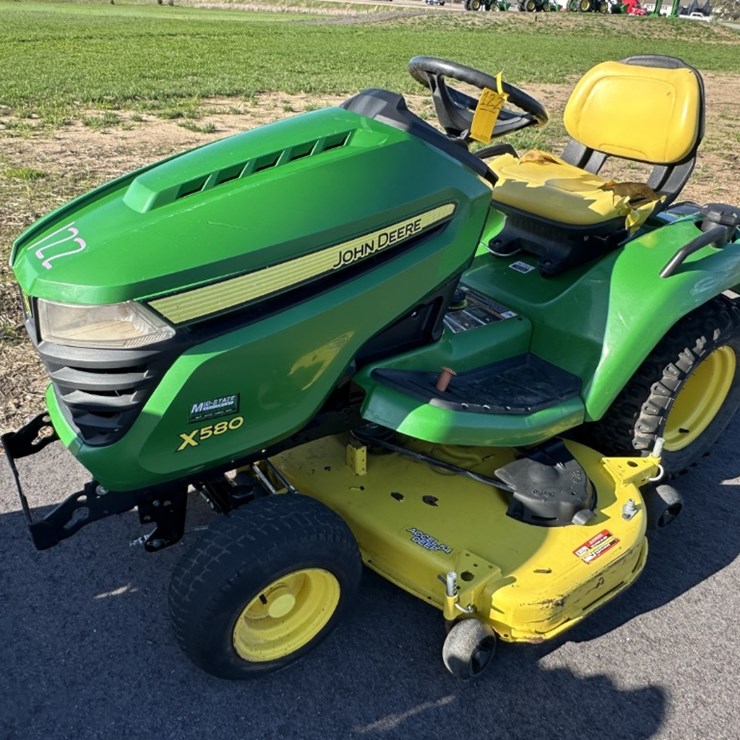2017 JOHN DEERE X580
